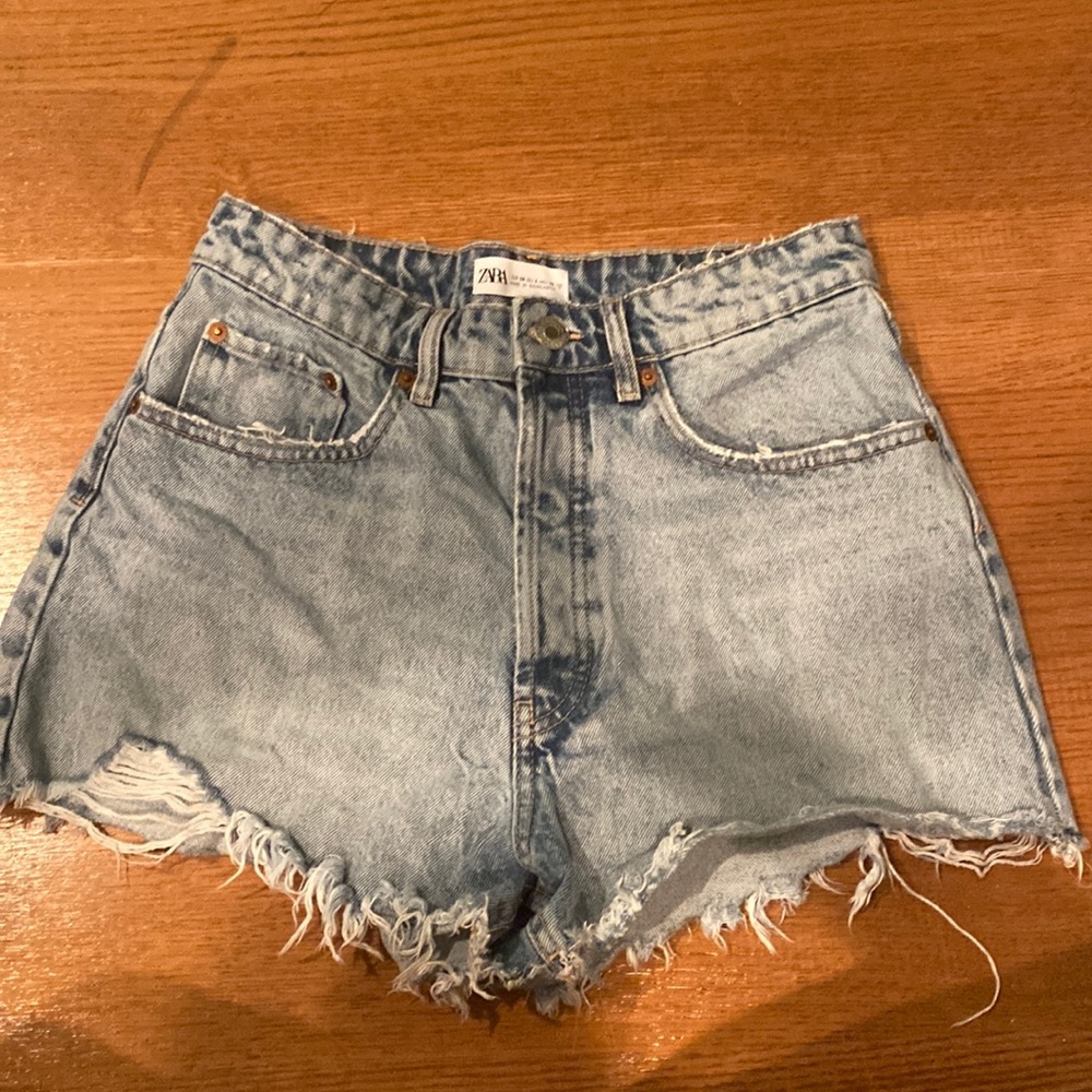 Zara denim shorts size 6